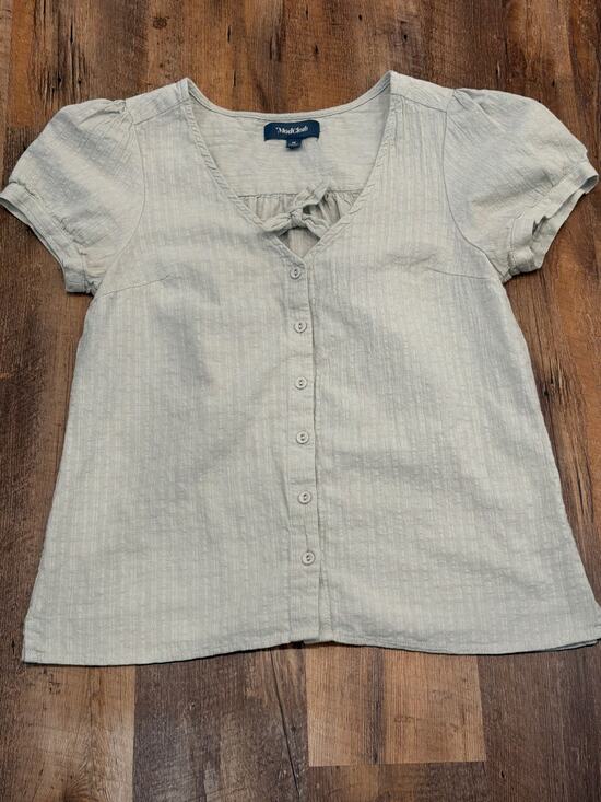 Modcloth Tops - Modcloth 100% Cotton taupe tie front blouse MED
